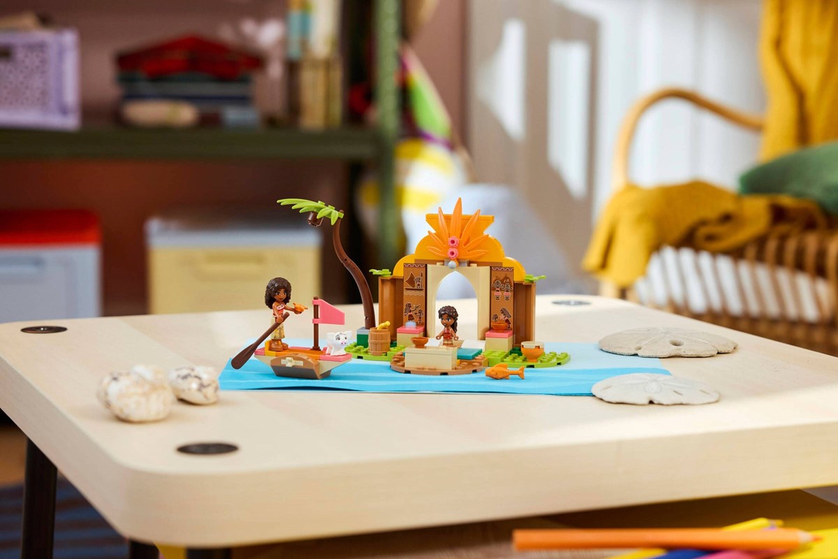 43282 Disney Vaiana Wiejska chatka i łódź