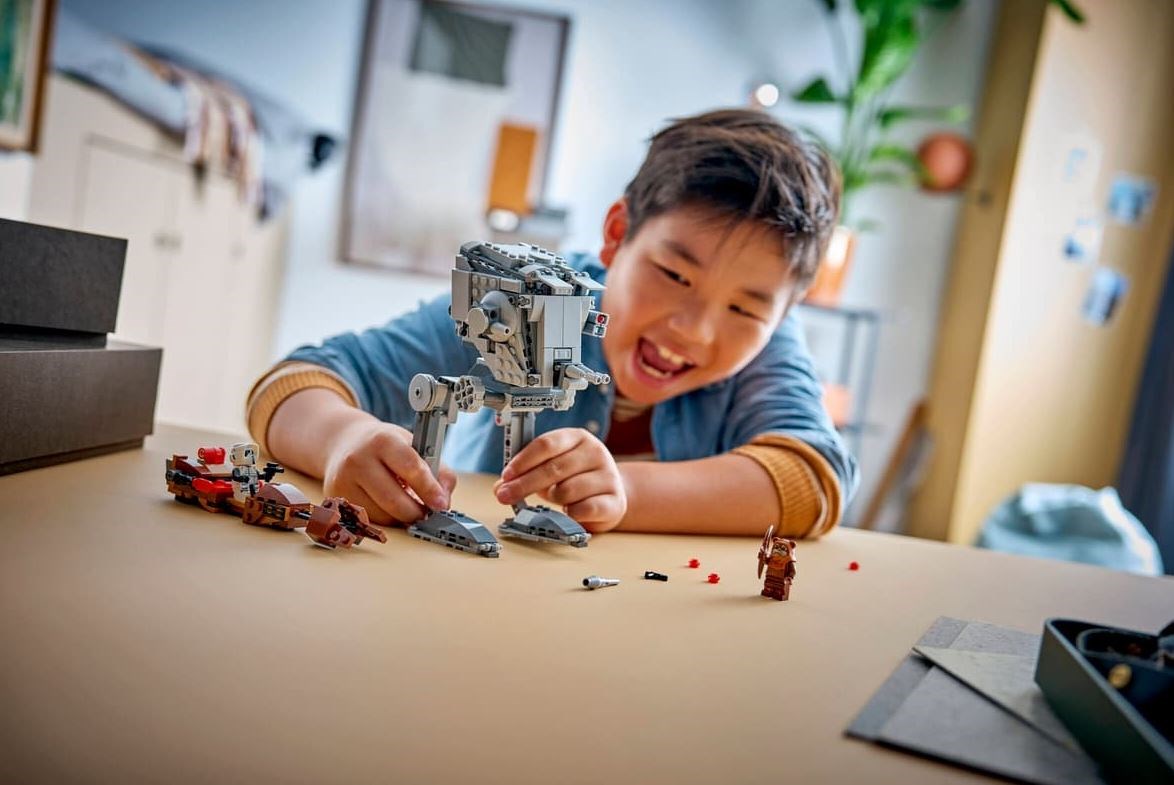 75424 STAR WARS SMART Play™: Atak AT-ST™ na Endor