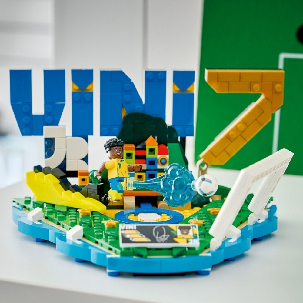 43027 Editions Vini Jr. piłkarskie momenty
