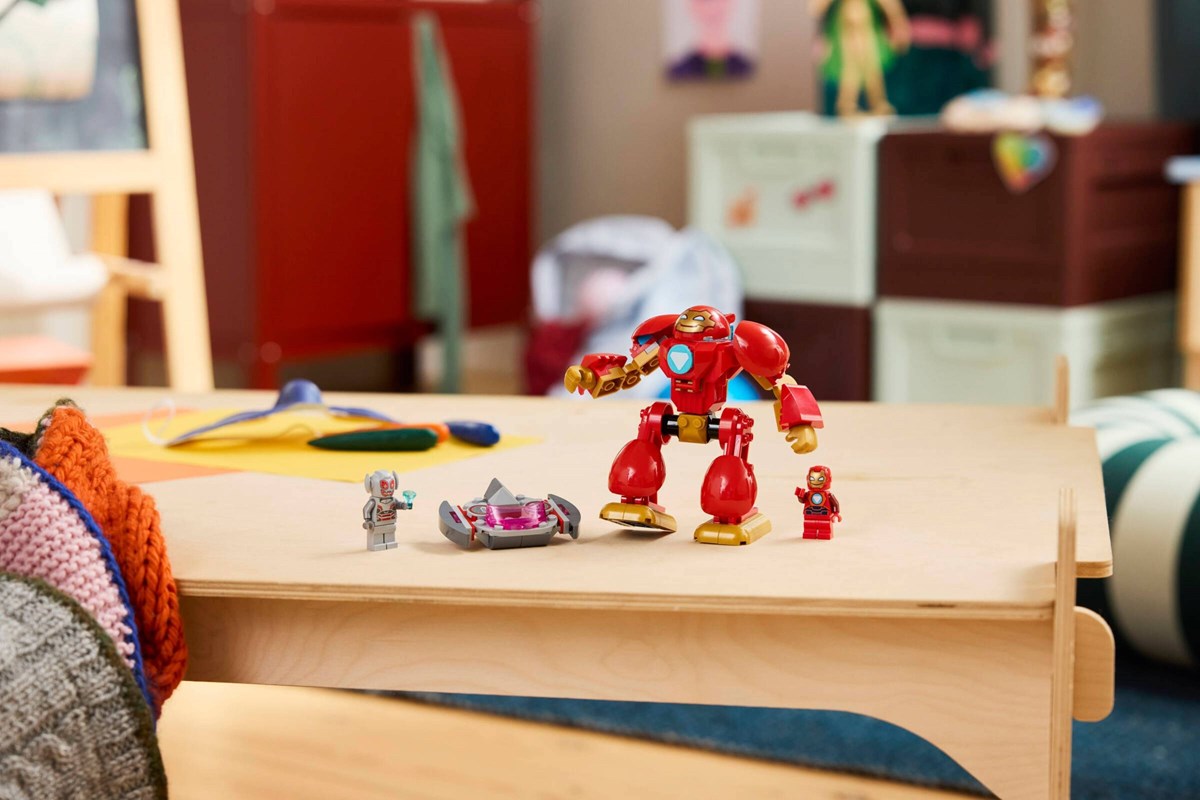 11209 MARVEL Ultron kontra Iron Man