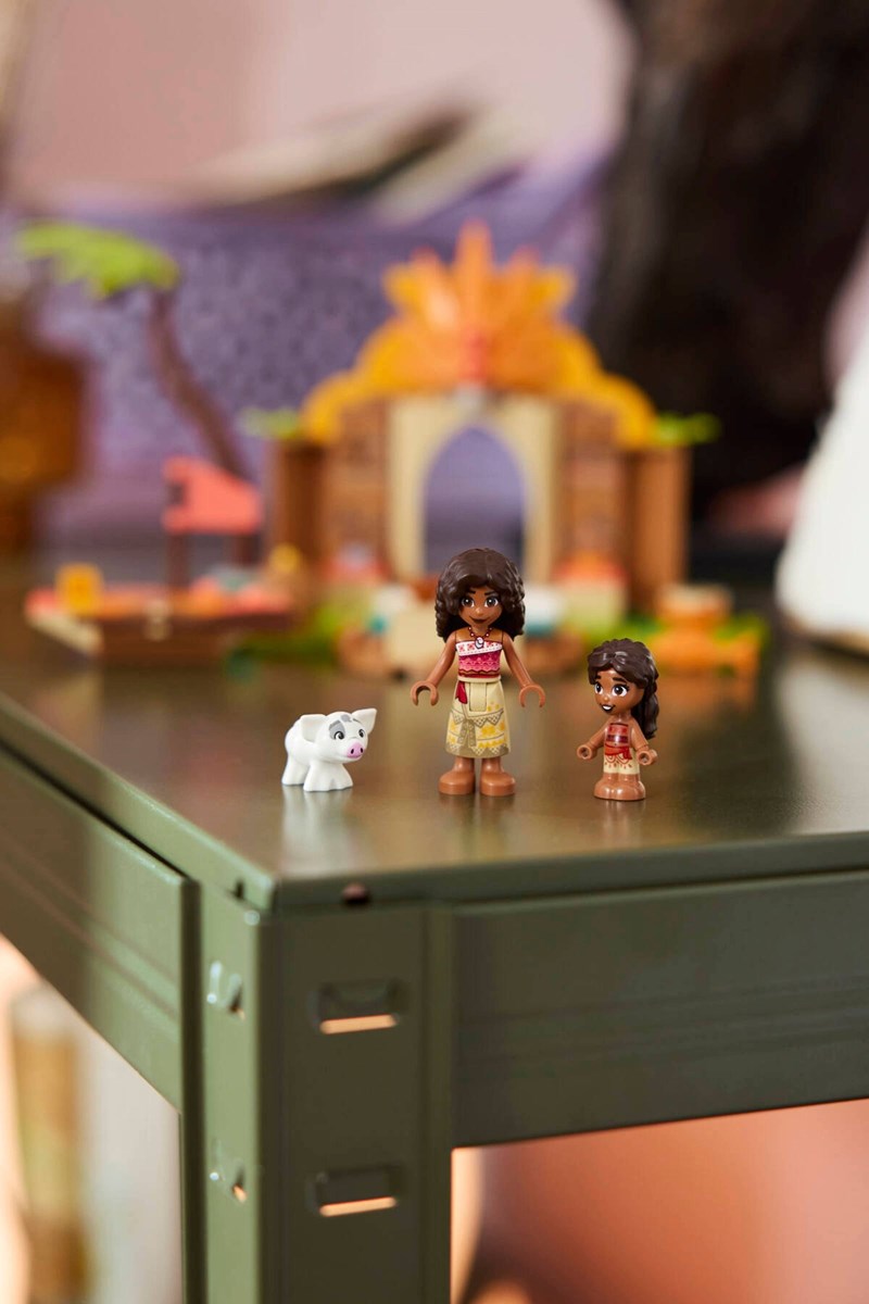 43282 Disney Vaiana Wiejska chatka i łódź