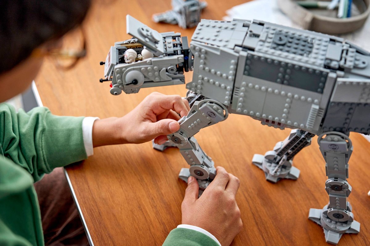 75454 STAR WARS AT-AT™ Resztek Imperium i INT-4